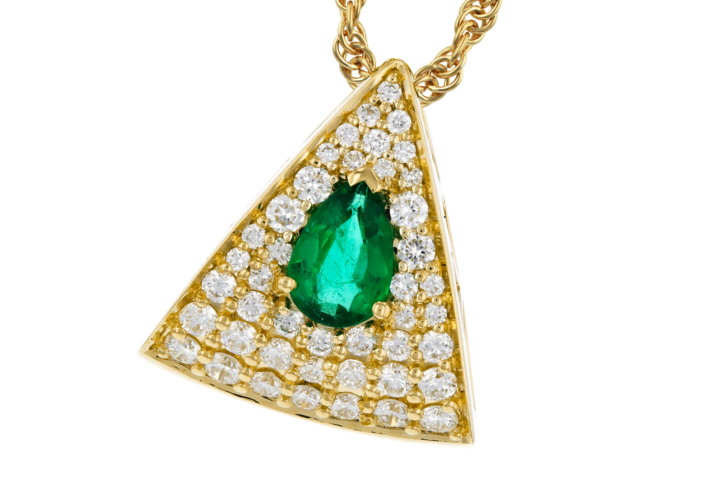 G330-01981: NECKLACE .26 EMERALD .60 TGW (6x4MM EM)