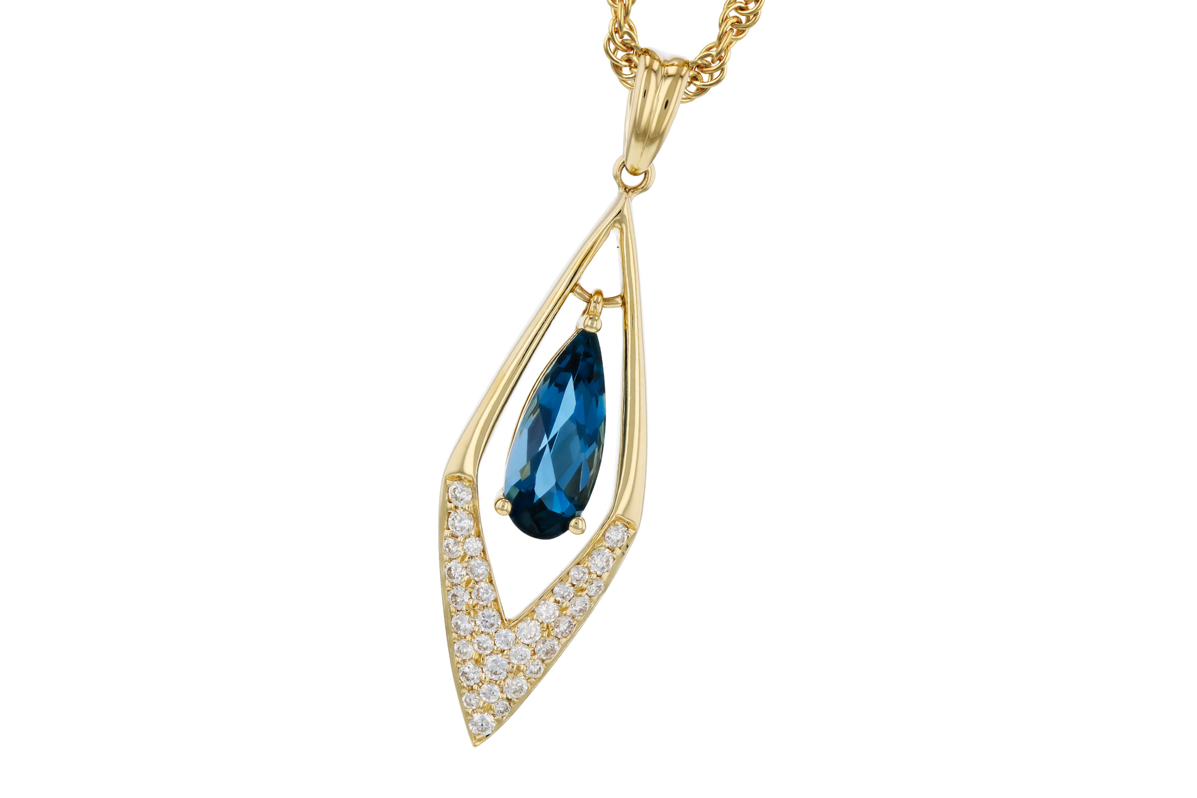 H330-01944: NECK .85 LONDON BLUE TOPAZ 1.02 TGW (10x4MM LBT)
